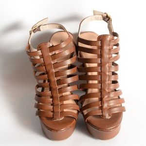 NWOT Women’s Brown Heels size 8.